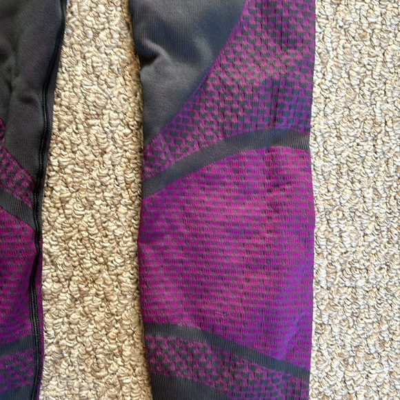 Lululemon Leggings Purple and Grey Size 6 - Picture 2 of 3